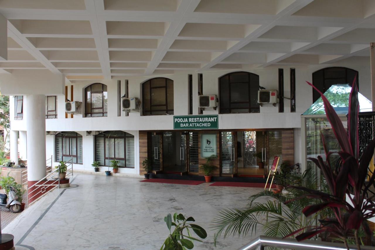 Hotel Pooja International Davanagere Exteriör bild